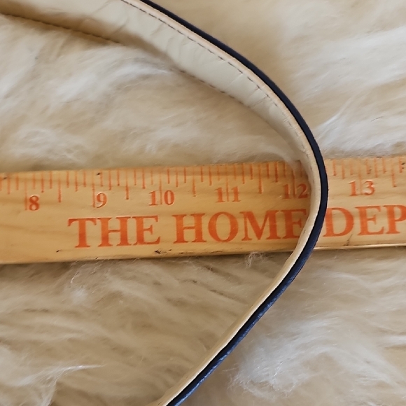 Stone Mountain real leather multi compartment shoulder bag - Picture 14 of 16